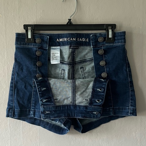 🛍️American Eagle Outfitters Hi-Rise Shorties Double Button Size 4 - Picture 3 of 7